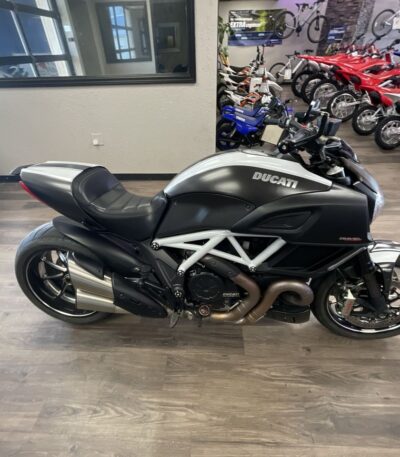 2015 ducati diavel carbon