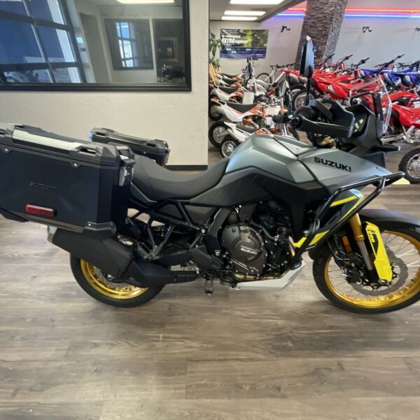 2024 Suzuki V-Strom 800DE Adventure